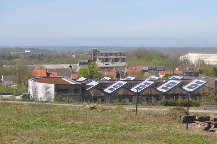 Bâtiment HQE Village des Métiers d'Arts - toiture solaire
