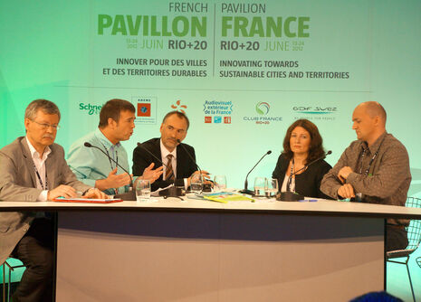 Table ronde Transition au pavillon français avec Claude Lenglet, Damien Carême, Myriam Cau et Emmanuel Bertin
